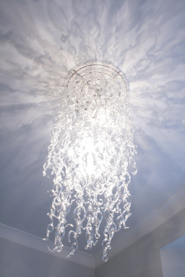 1732309790the_mermaid_s_purse_chandelier_02_main