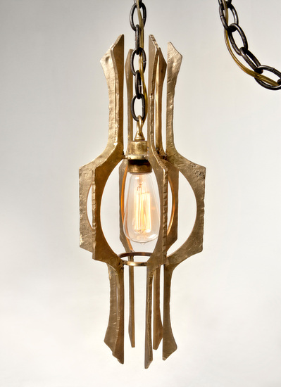 Triton_pendant_b_main