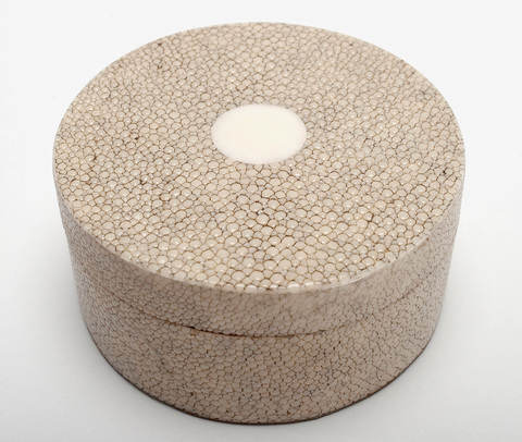 H11-01_circular_ring_box_in_shagreen_and_bone__small_1_main