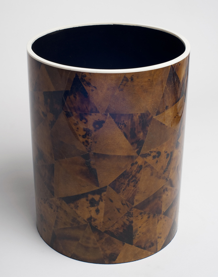L2-03_circular_waste_paper_basket_in_penshell_and_bone_1_main