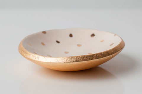 Dot_dish_side_main