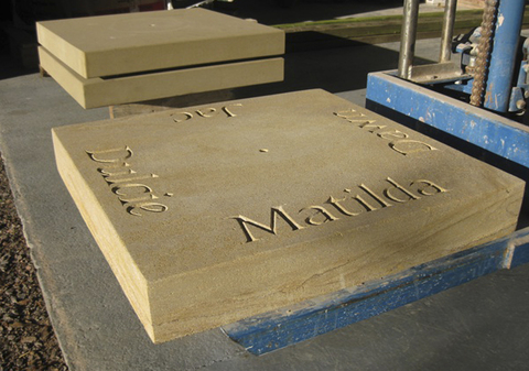 Pllinth_square_magnify_main