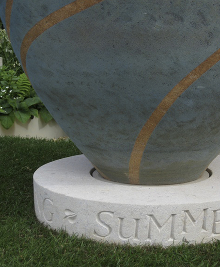 Plinth_round_magnify_main