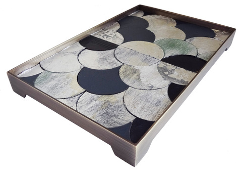 Large_tray_with_silver_fishcscale_pattern_main